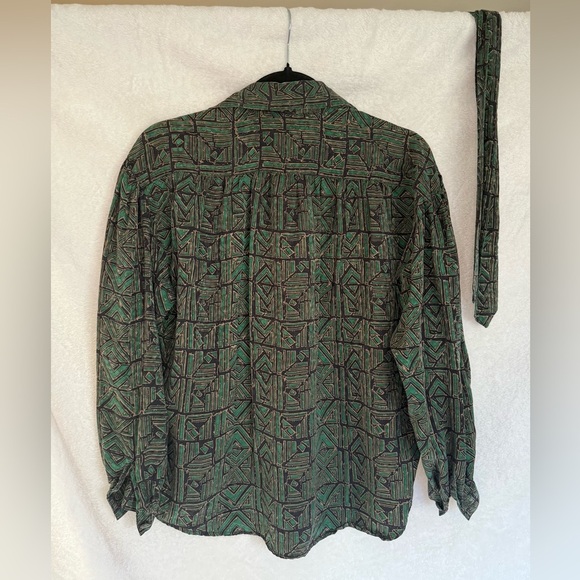 Vintage Doncaster Silk Green and Black Patterned Blouse With Neck Tie - Picture 7 of 7